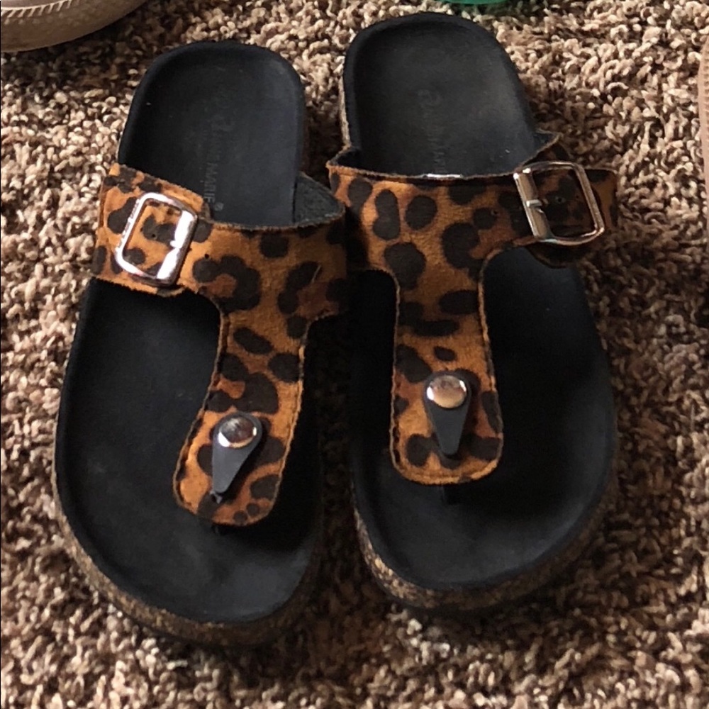 Girls shoes